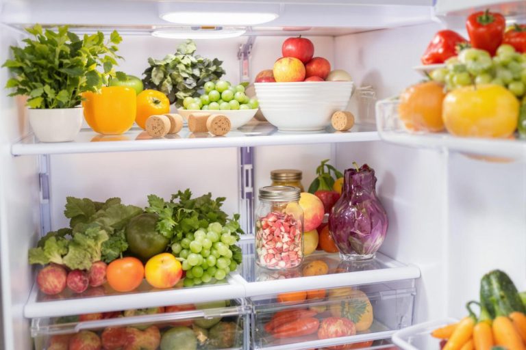 Pourquoi vous devriez toujours mettre un bouchon en liège dans votre frigo : l'astuce géniale à connaître.jpg