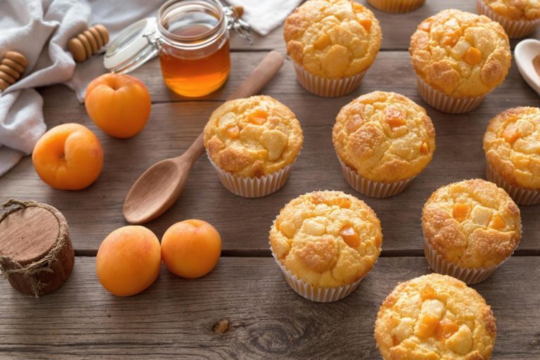 Recette de muffins aux abricots sans sucre raffiné et sans gluten.jpg